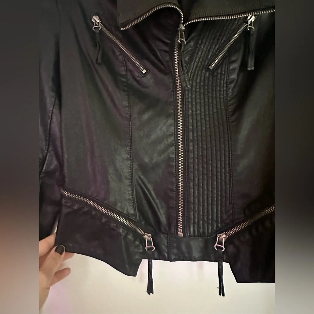 Black vegan leather jacket - Picture 4 of 9